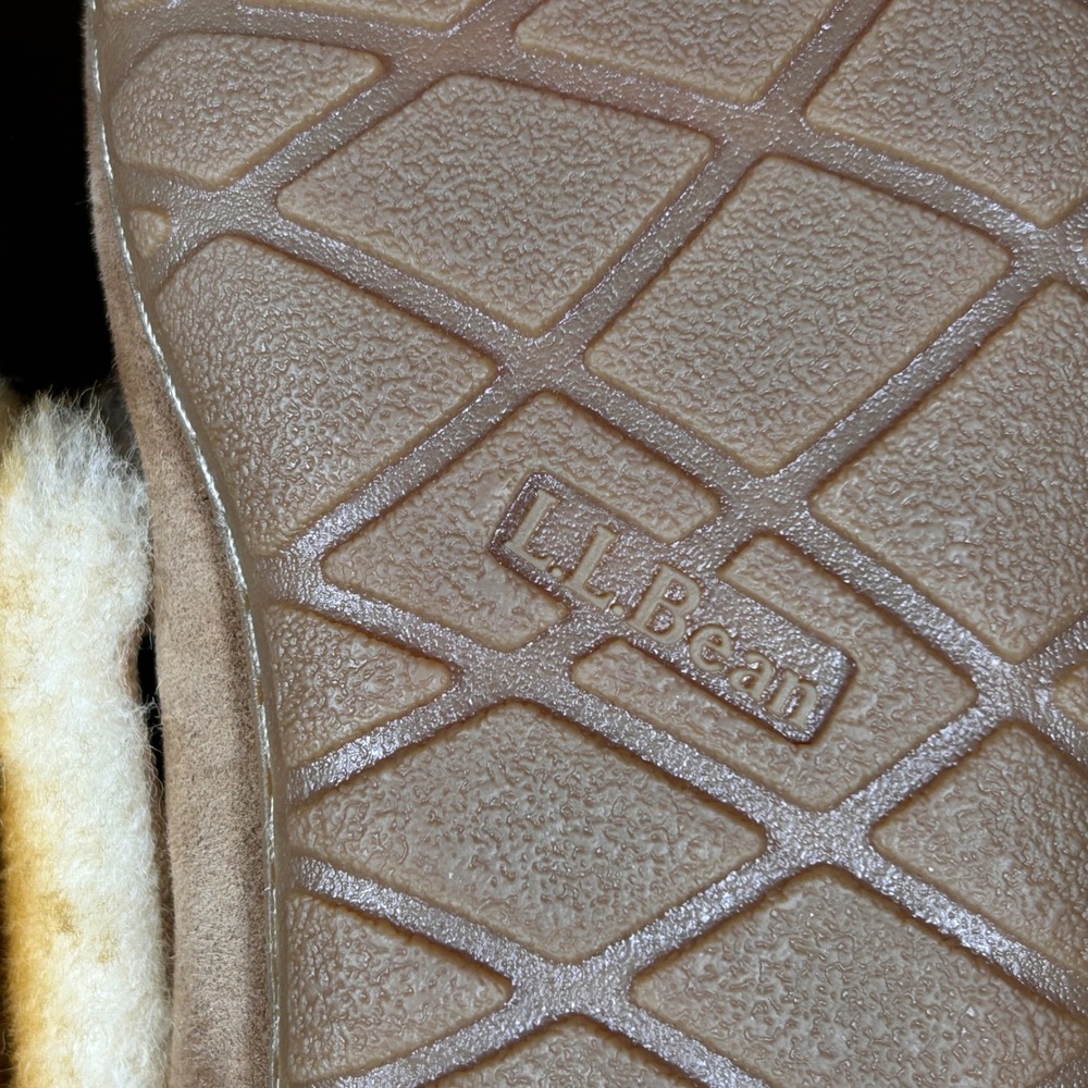 L.L. Bean lamb fur lined leather moccasin slippers women's size 9 brand new - Picture 8 of 12